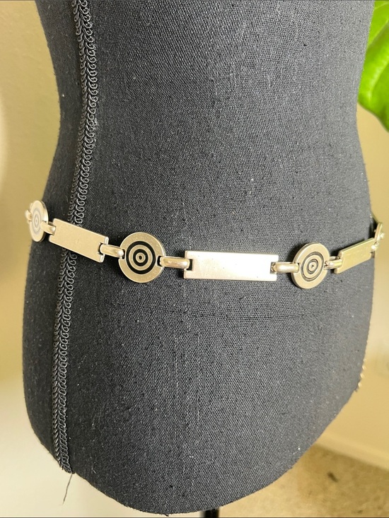 ESCADA Women’s Matted Silver Tone Contempo Bar Target Chain Link Belt main image 11